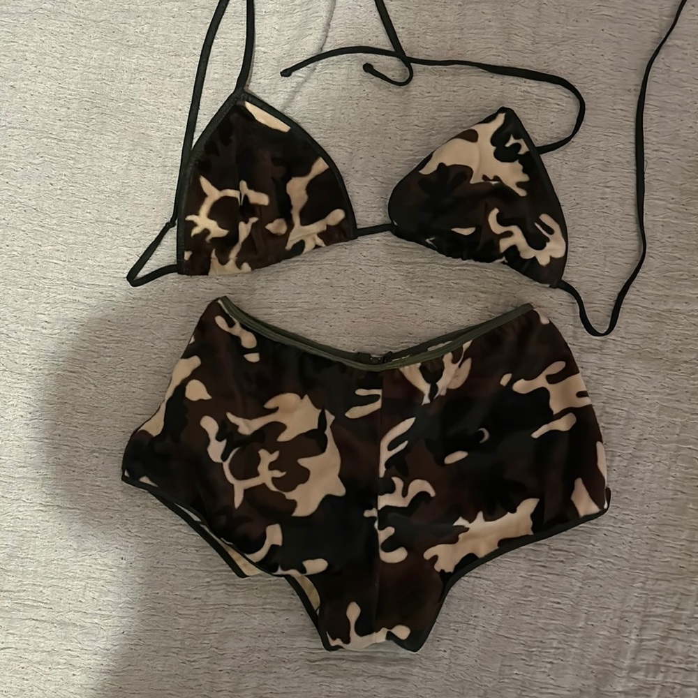 Fredericks of Hollywood green camouflage (size Large)